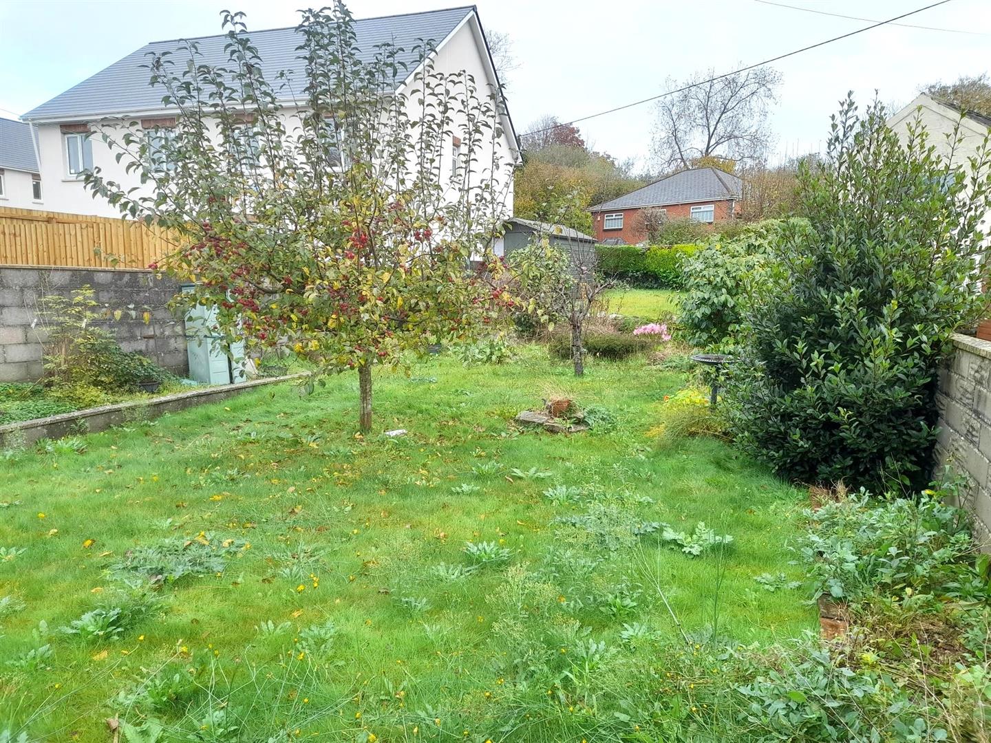 Llwynhendy Road, Llanelli, SA14 9HR